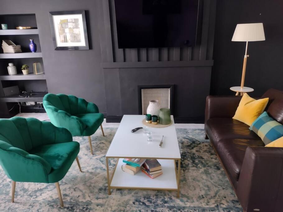 White Birds Townhouse In Sligo Town Center Apartment Bagian luar foto